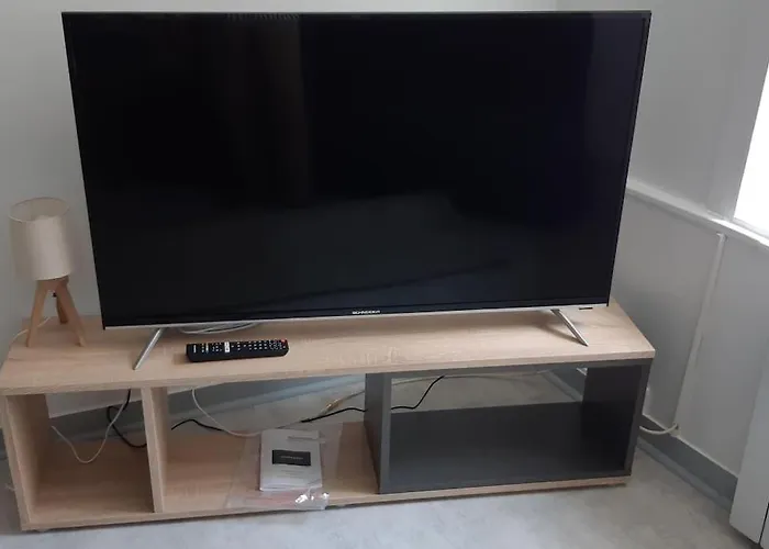 New Che Droit, Wifi, Tele X6 Personnes *