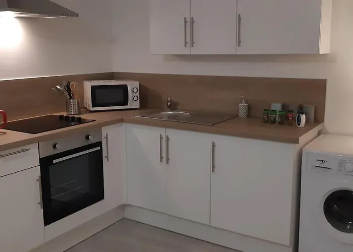 New Che Droit, Wifi, Tele X6 Personnes Apartament *